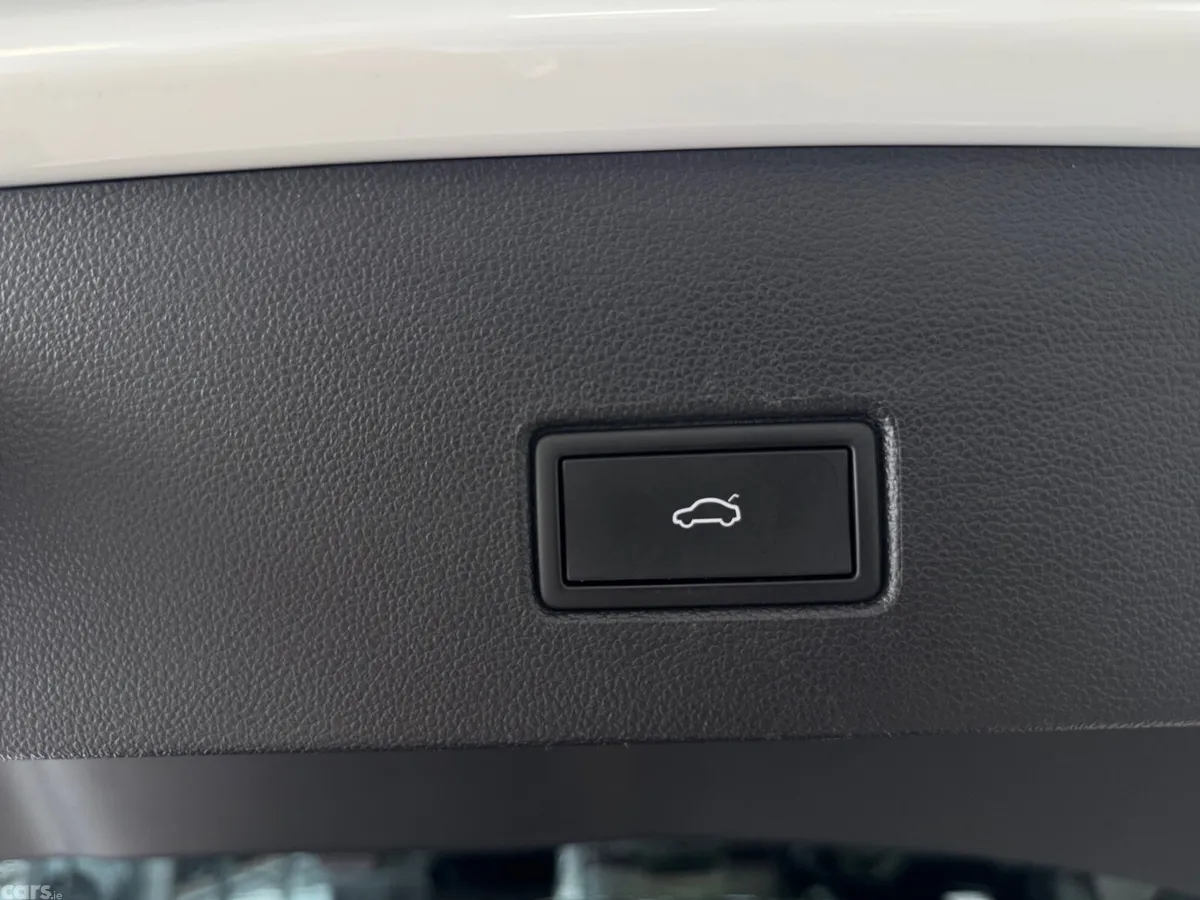 Volkswagen T-Roc SUV, Diesel, 2021, White