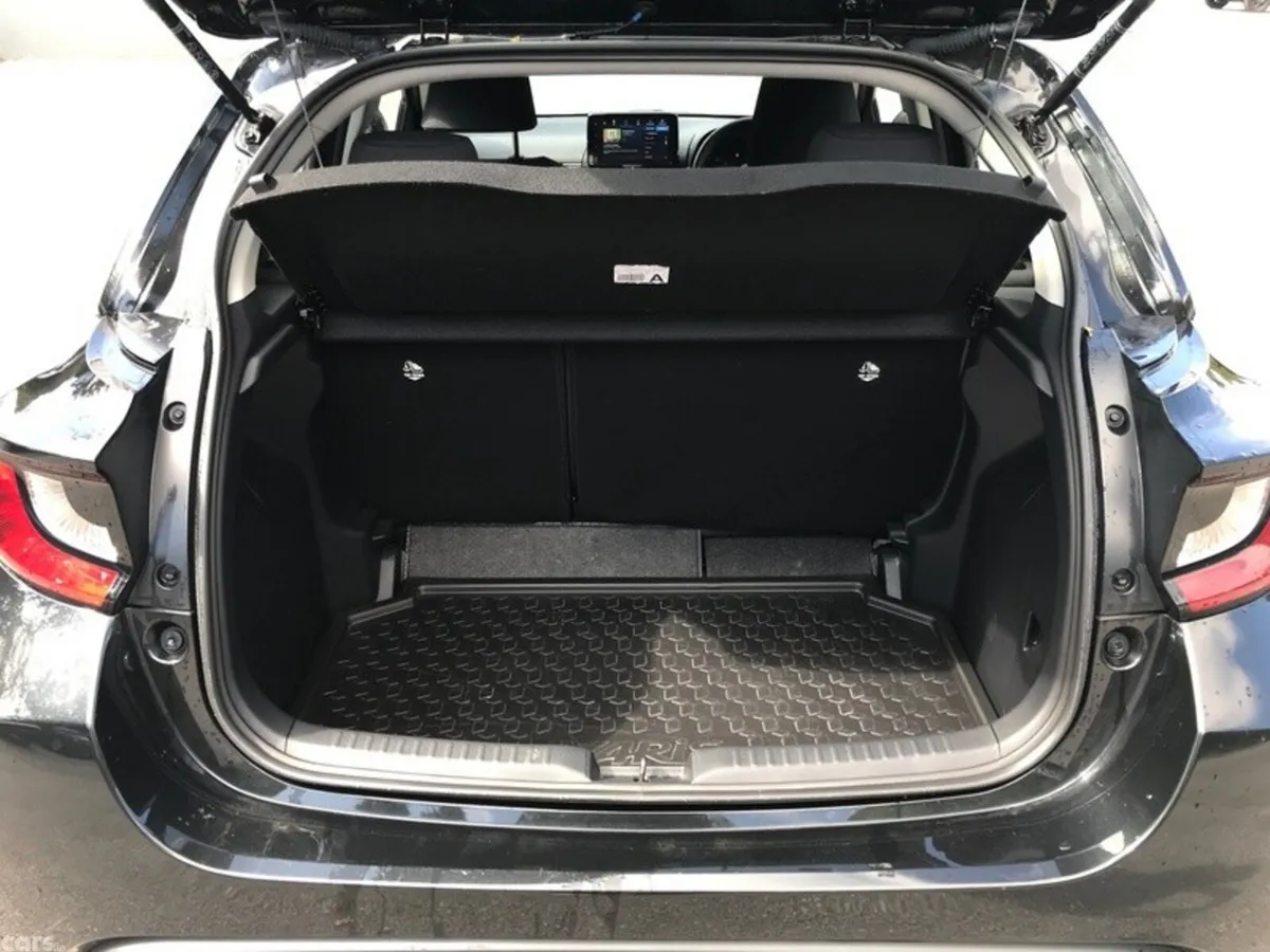 Toyota Yaris Hatchback, Petrol Hybrid, 2025, Black