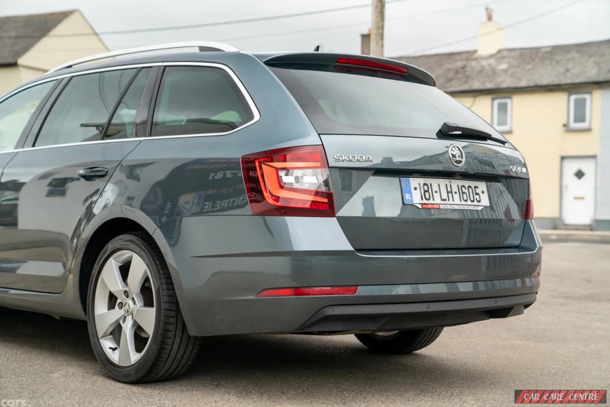 Skoda Octavia Estate, Petrol, 2018, Grey