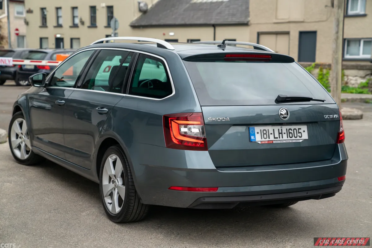 Skoda Octavia Estate, Petrol, 2018, Grey