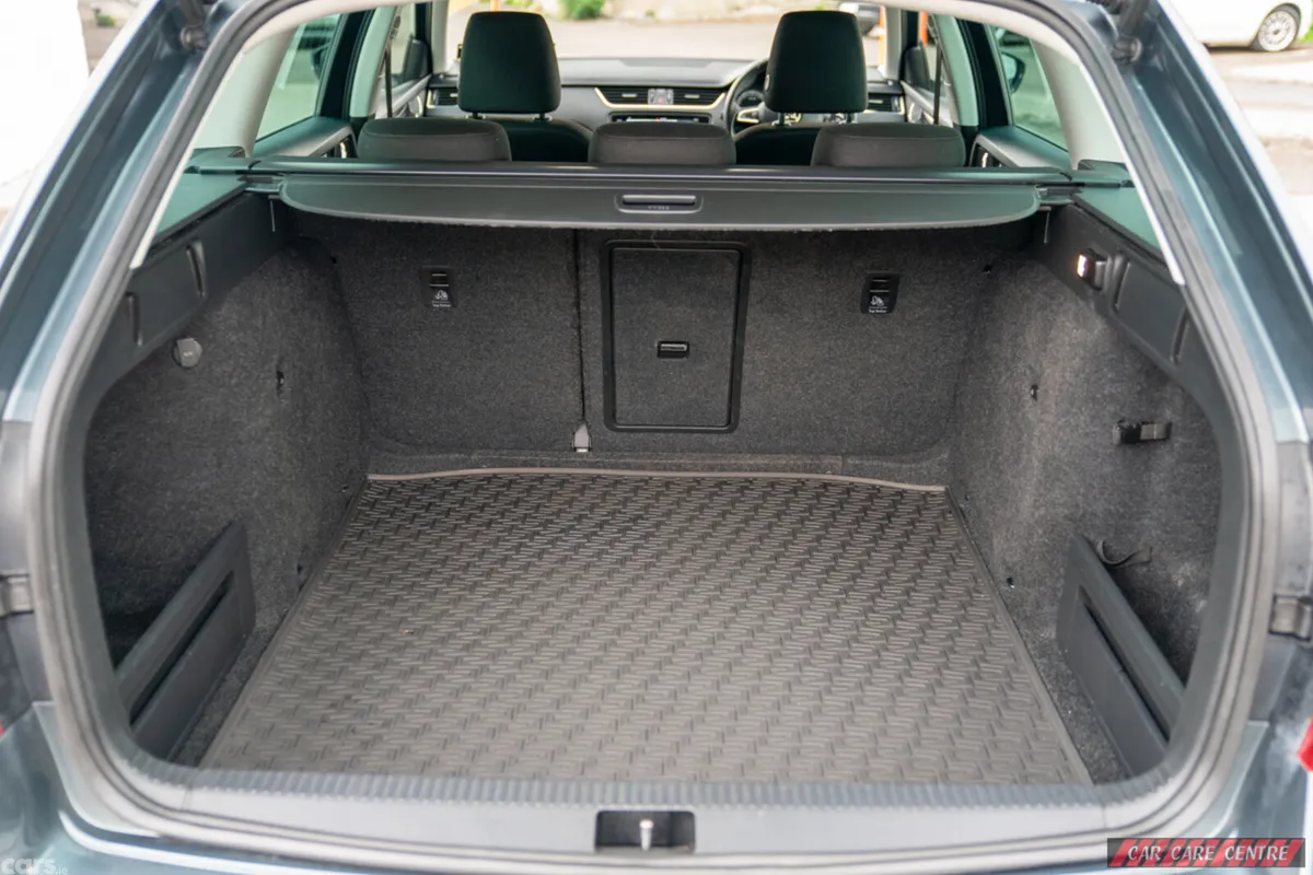 Skoda Octavia Estate, Petrol, 2018, Grey