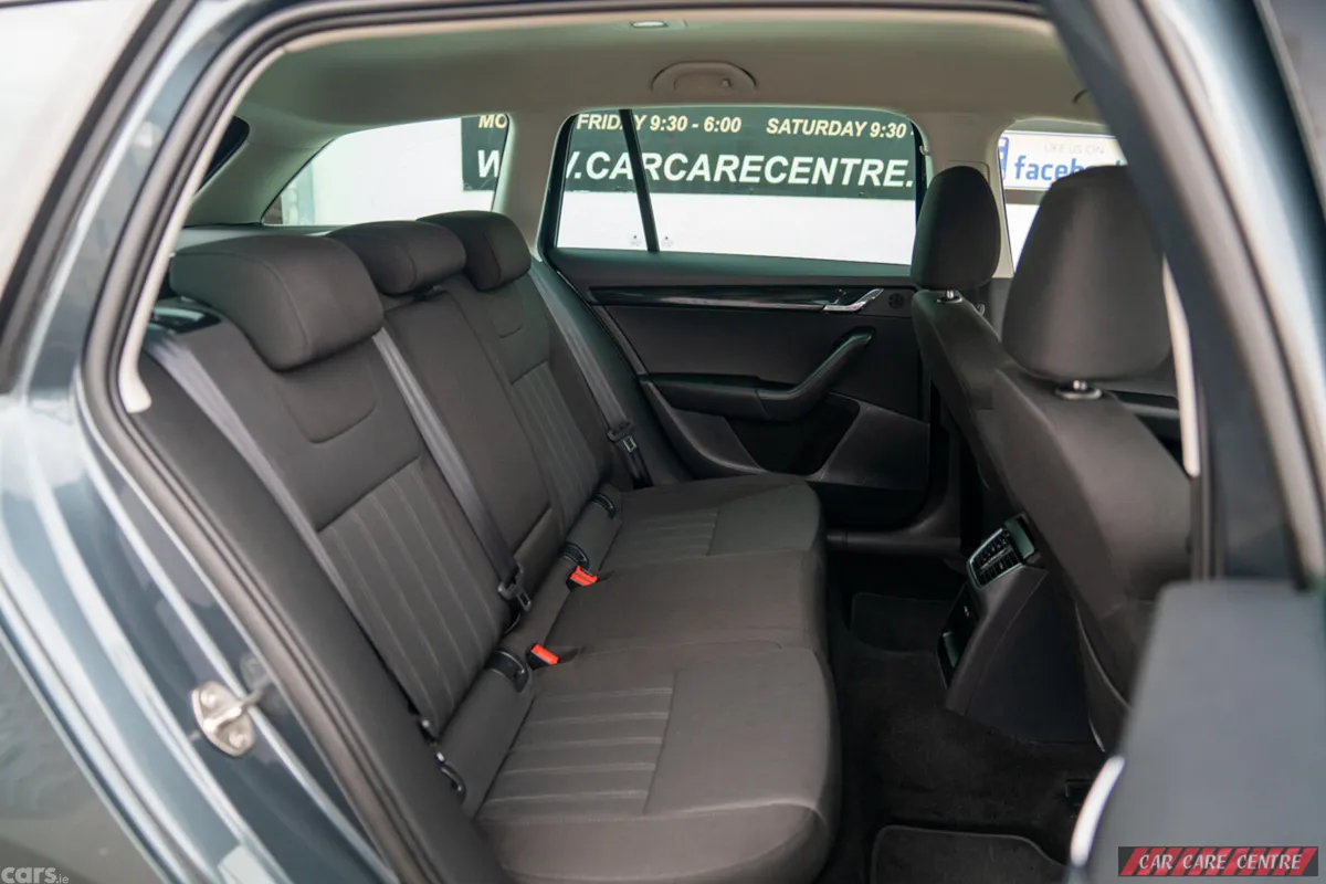 Skoda Octavia Estate, Petrol, 2018, Grey