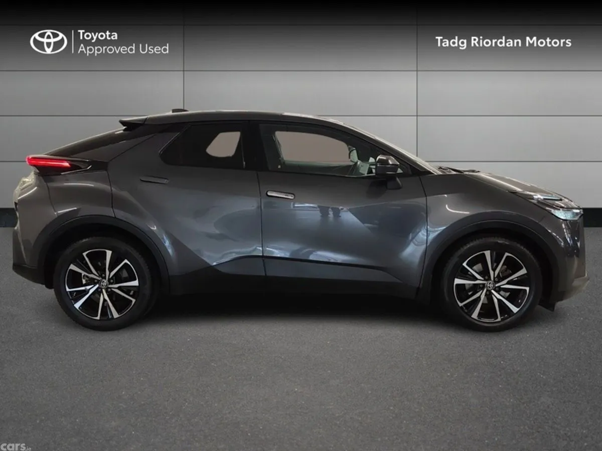 Toyota C-HR SUV, Petrol Hybrid, 2024, Grey