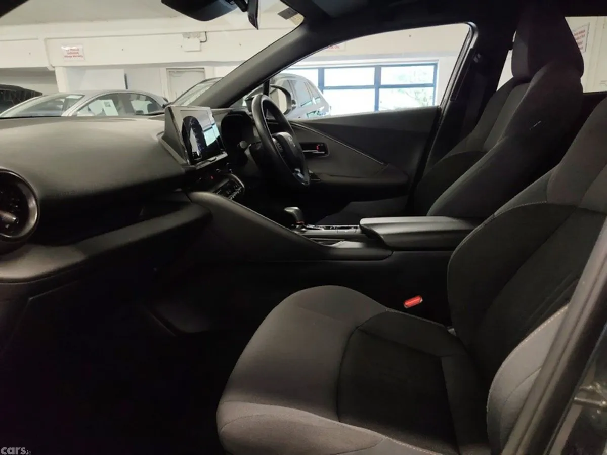 Toyota C-HR SUV, Petrol Hybrid, 2024, Grey