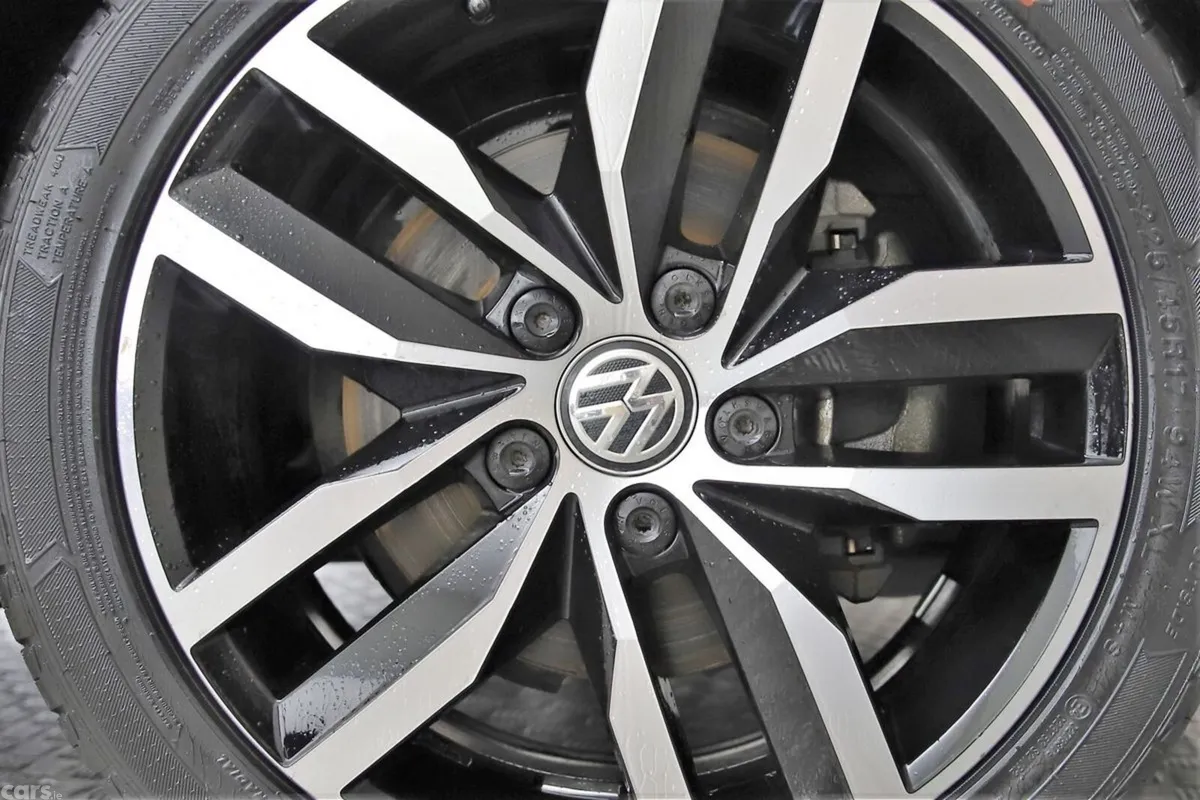 Volkswagen Golf Hatchback, Petrol, 2019, Blue