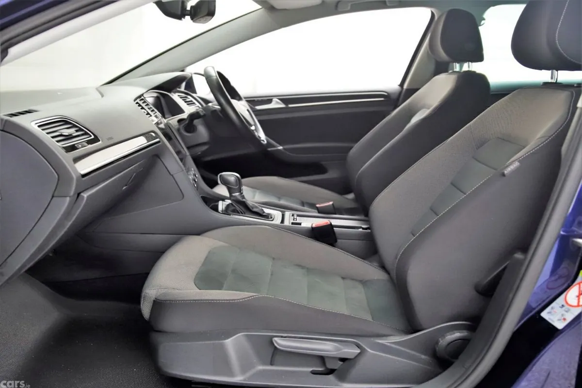 Volkswagen Golf Hatchback, Petrol, 2019, Blue