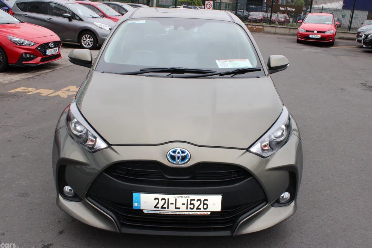 Toyota Yaris Hatchback, Petrol Hybrid, 2022, Green