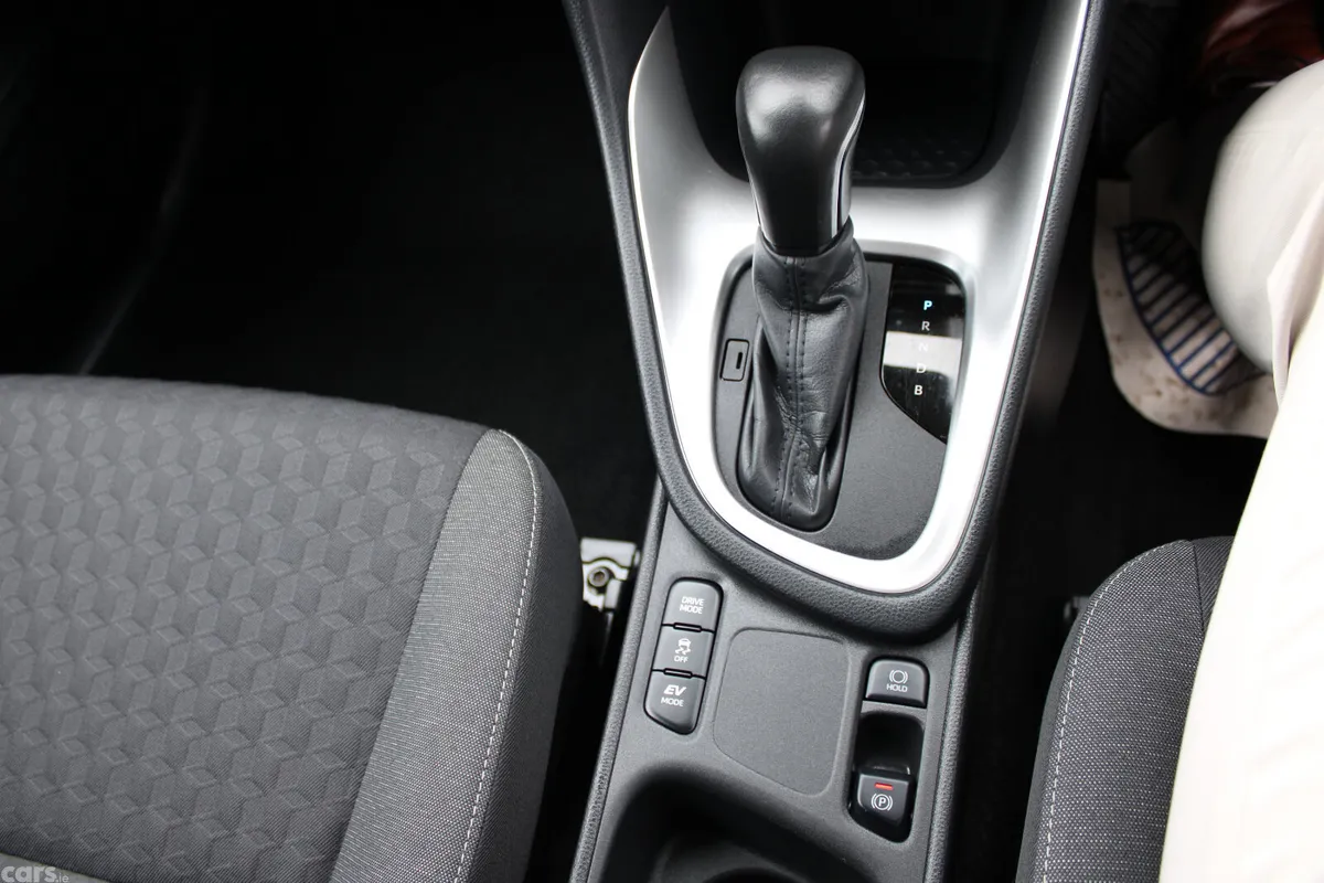 Toyota Yaris Hatchback, Petrol Hybrid, 2022, Green