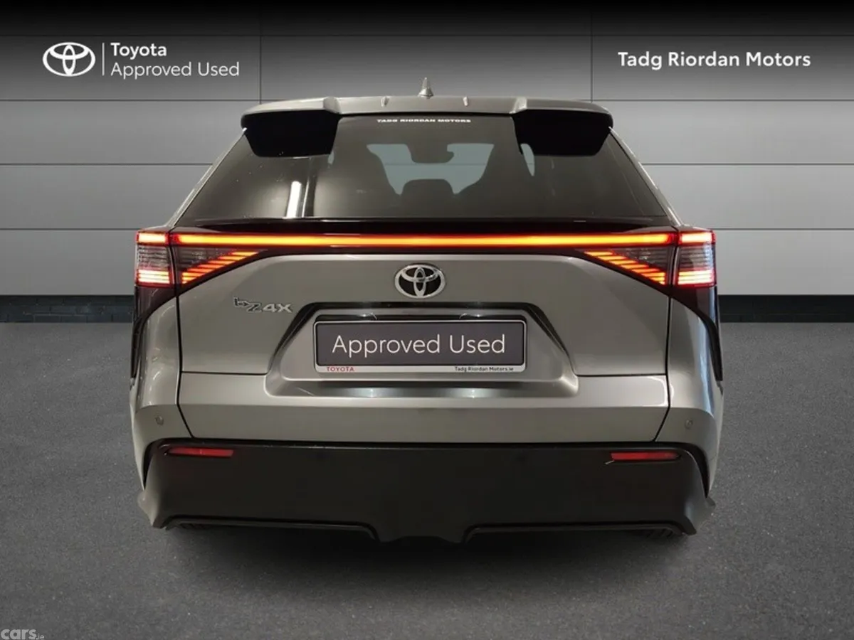 Toyota bZ4X Estate, Electric, 2023, Silver