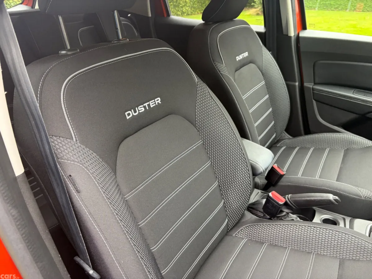 Dacia Duster Hatchback, Gas, 2023, Orange