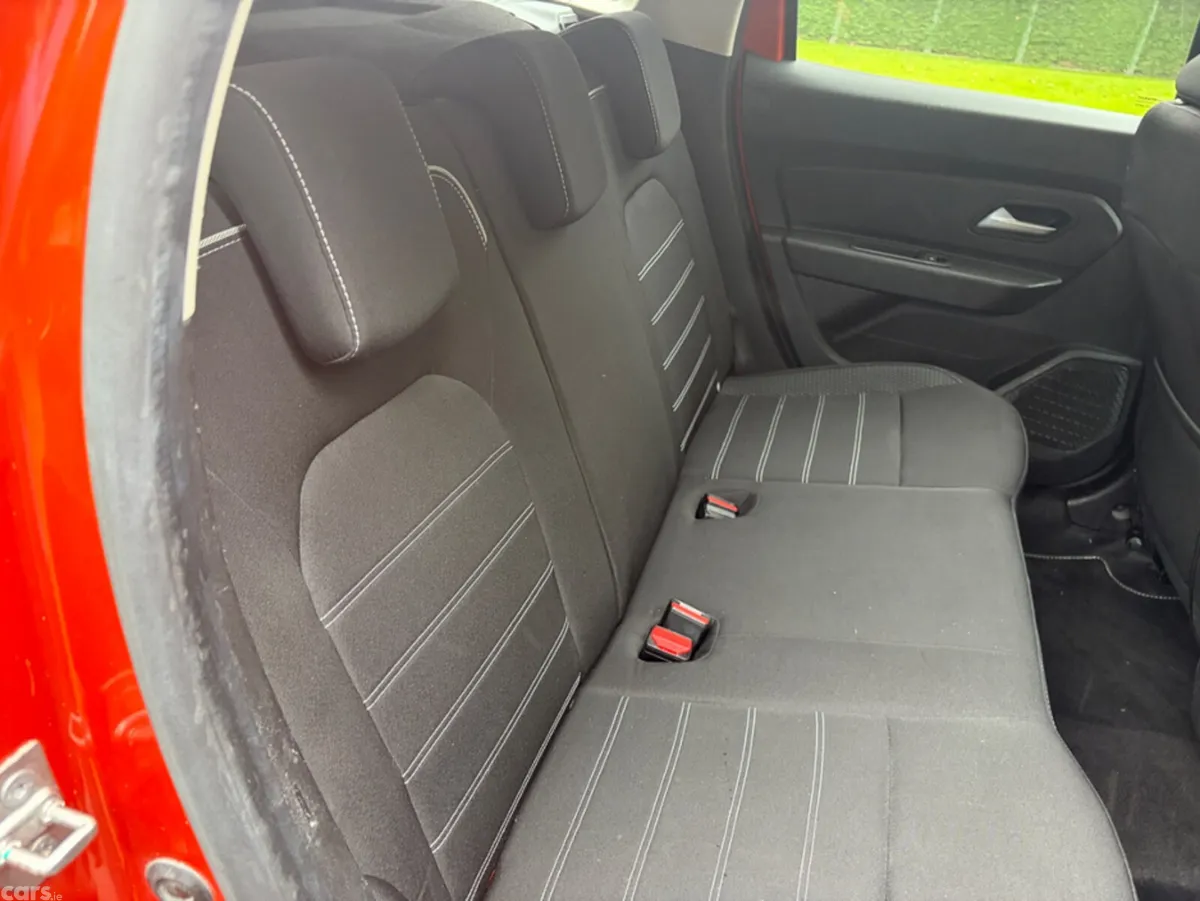 Dacia Duster Hatchback, Gas, 2023, Orange
