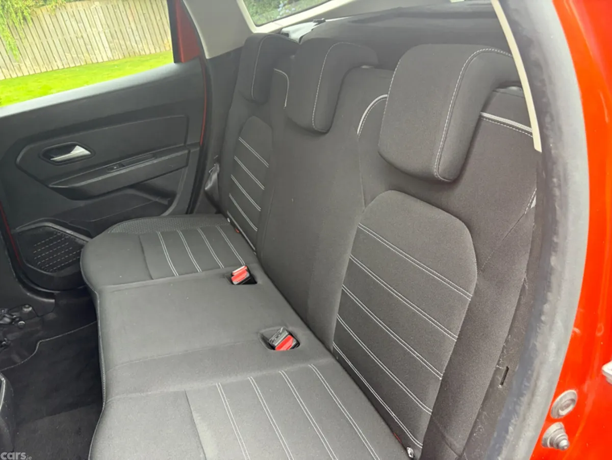 Dacia Duster Hatchback, Gas, 2023, Orange