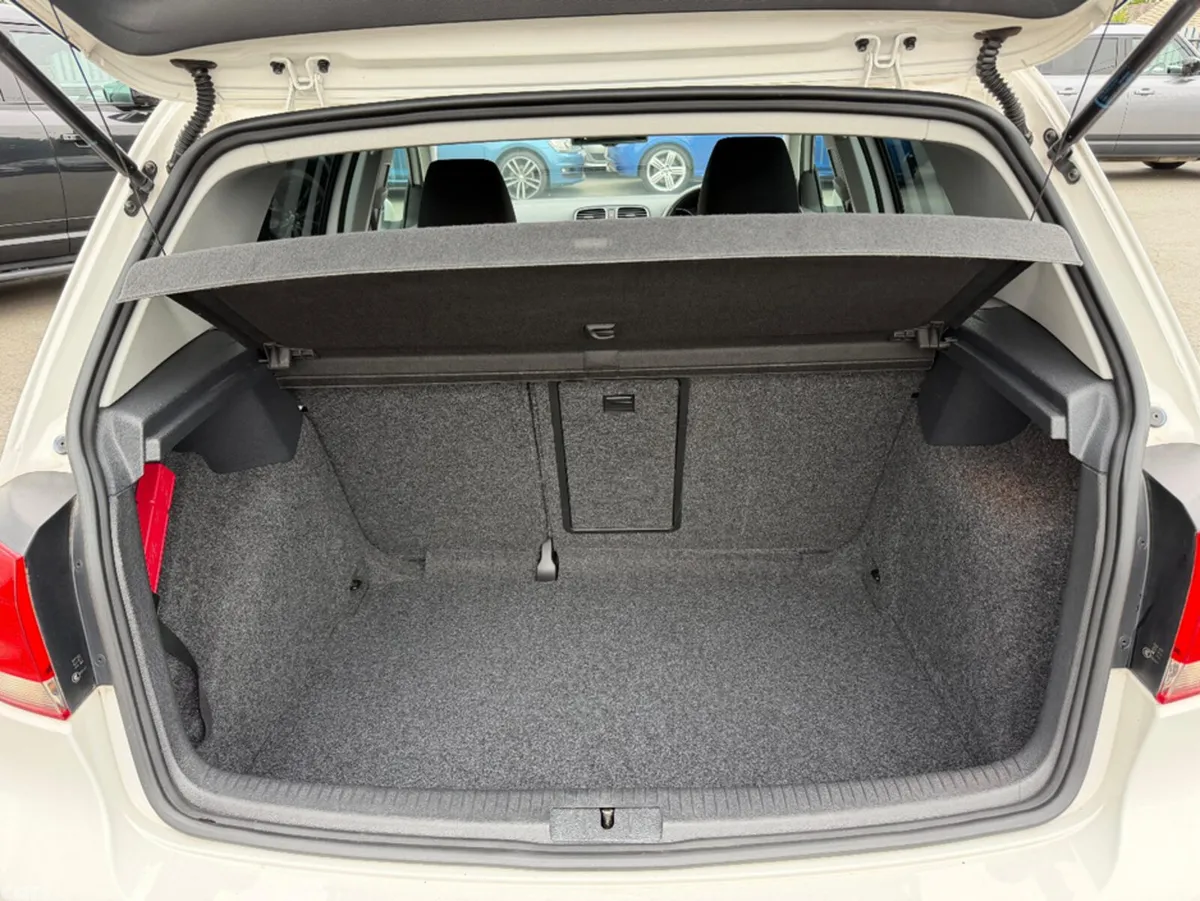 Volkswagen Golf Hatchback, Petrol, 2013, White
