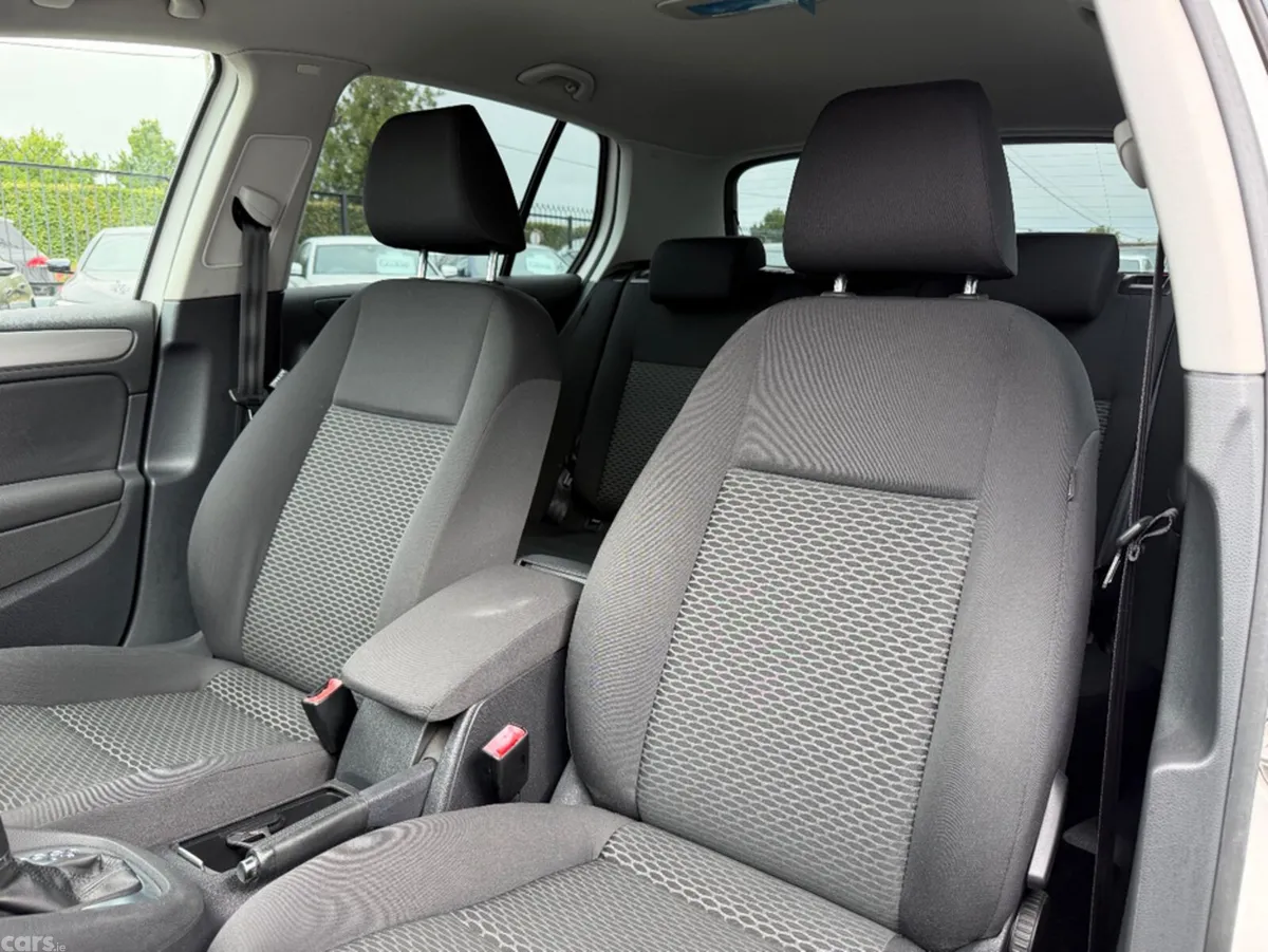 Volkswagen Golf Hatchback, Petrol, 2013, White