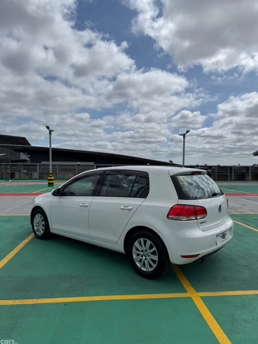 Volkswagen Golf Hatchback, Petrol, 2011, White