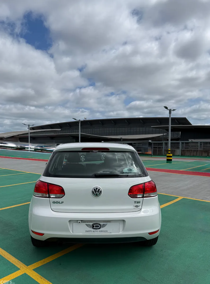 Volkswagen Golf Hatchback, Petrol, 2011, White