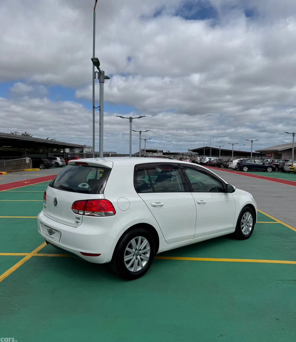 Volkswagen Golf Hatchback, Petrol, 2011, White