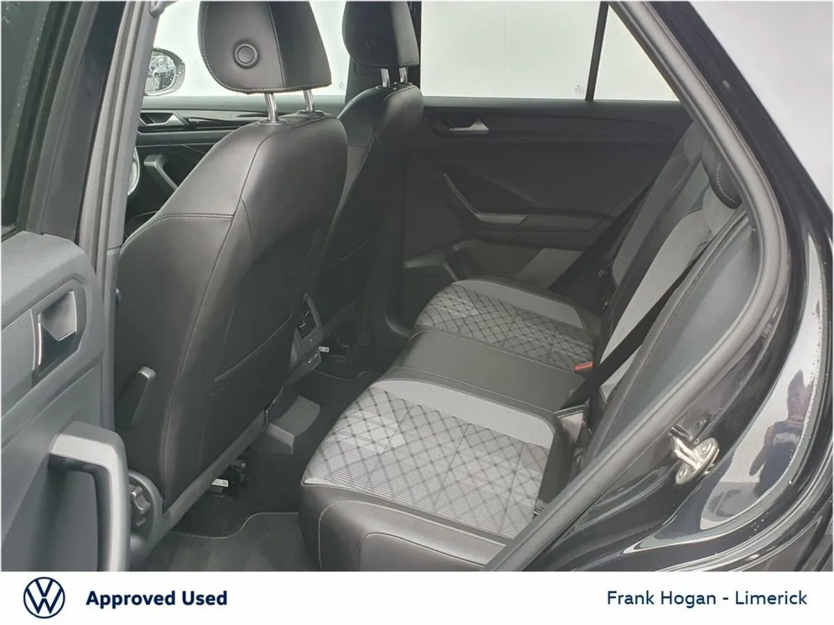 Volkswagen T-Roc SUV, Diesel, 2024, Black