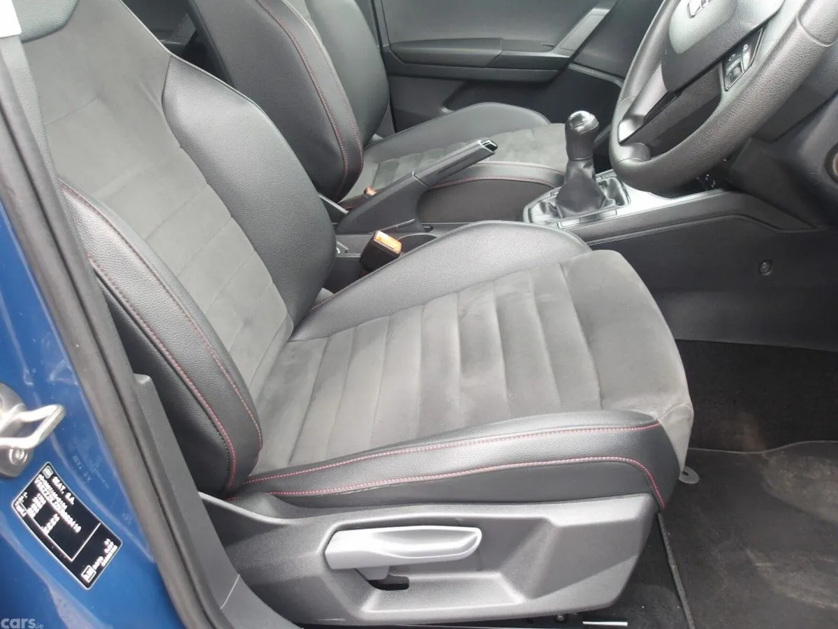 SEAT Arona SUV, Diesel, 2019, Blue