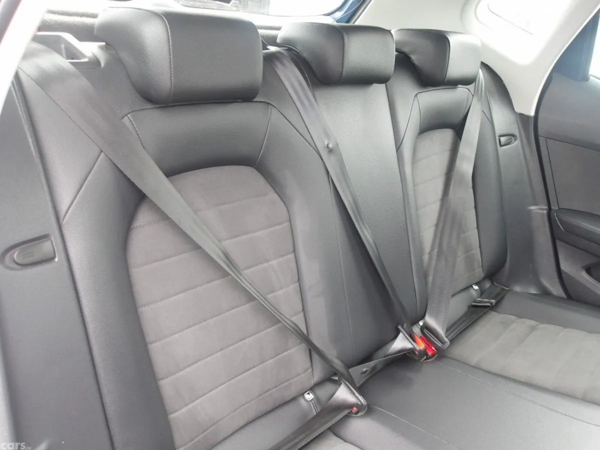 SEAT Arona SUV, Diesel, 2019, Blue