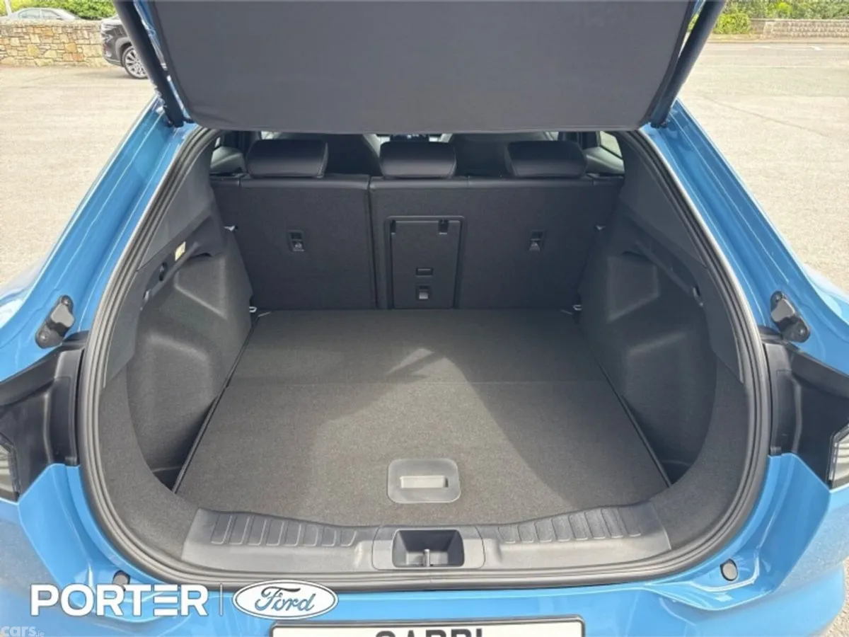 Ford Capri MPV, Electric, 2026, Blue