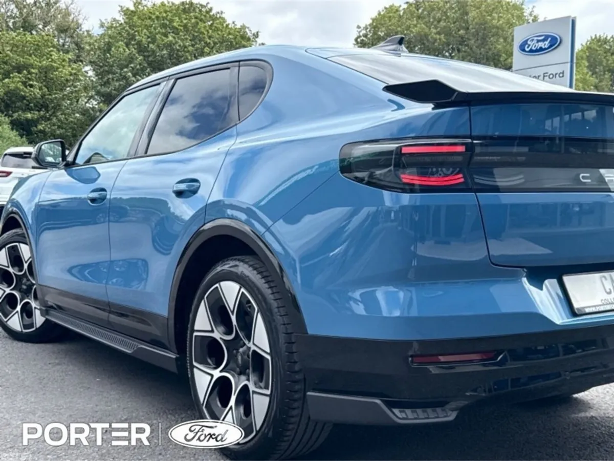 Ford Capri MPV, Electric, 2026, Blue