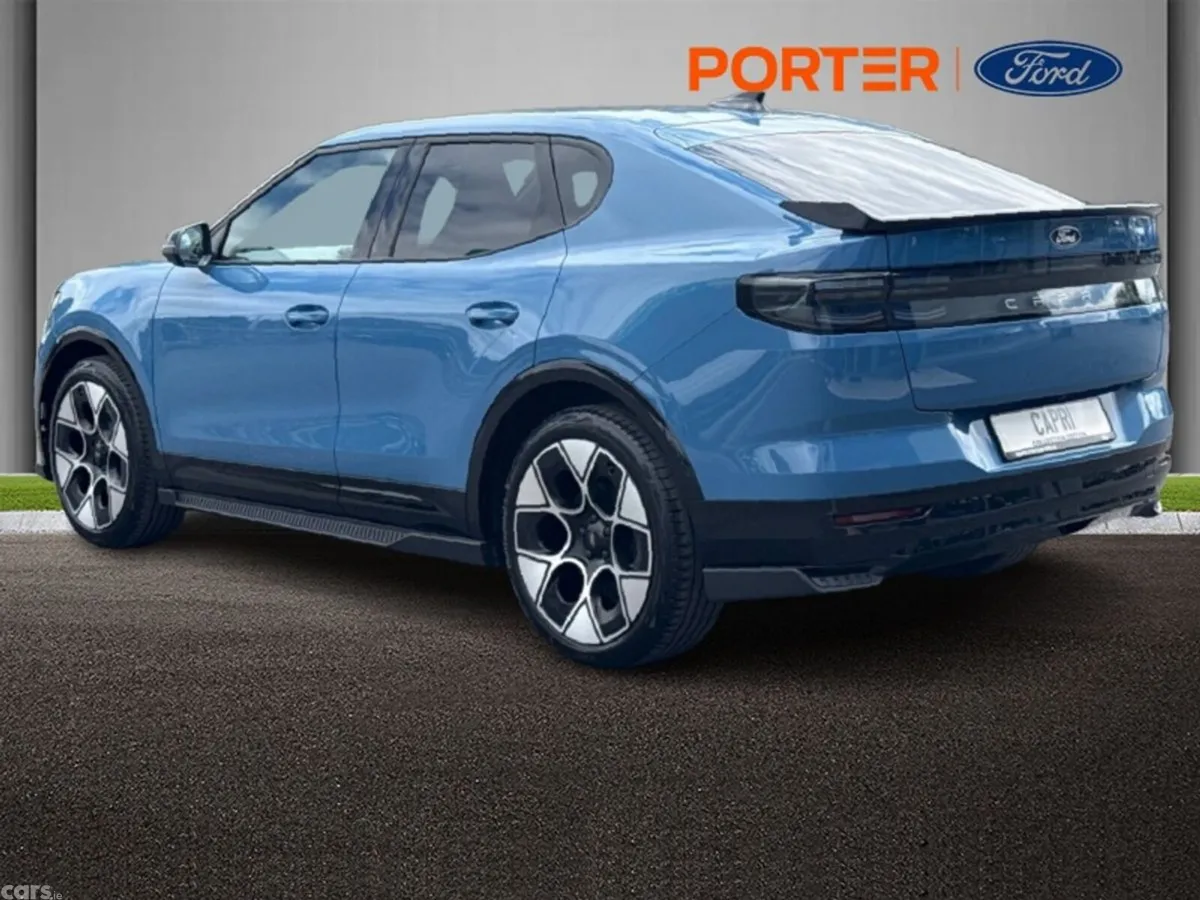 Ford Capri MPV, Electric, 2026, Blue