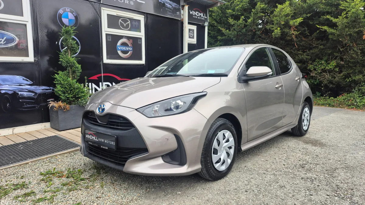 Toyota Yaris Hatchback, Petrol Hybrid, 2021, Brown