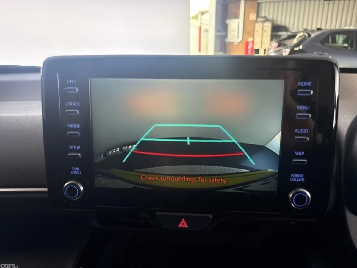 Toyota Yaris Cross Hatchback, Petrol Hybrid, 2022, Gold