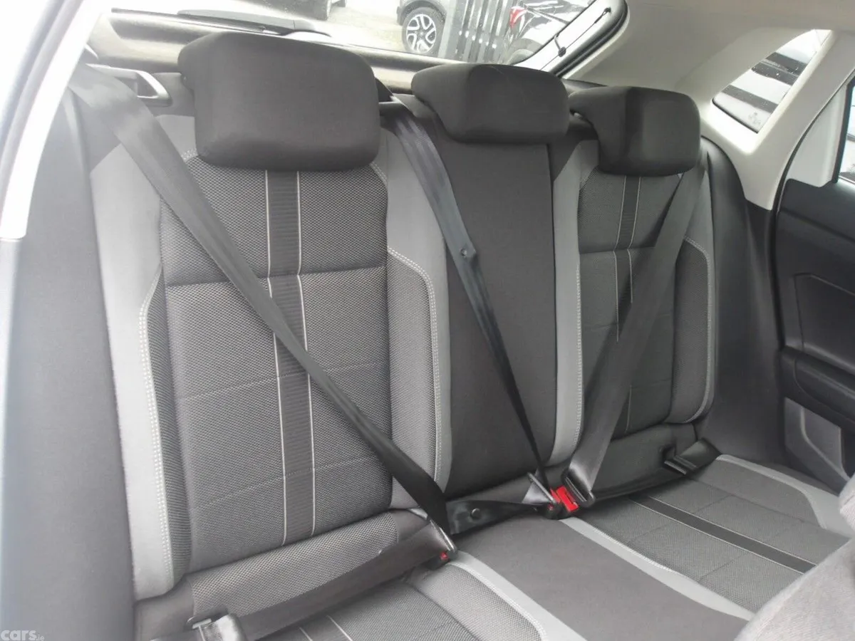 Volkswagen Polo Hatchback, Petrol, 2018, White