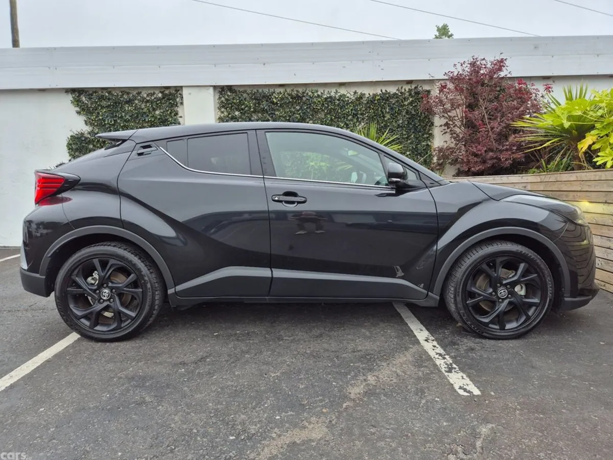 Toyota C-HR SUV, Petrol Hybrid, 2023, Black
