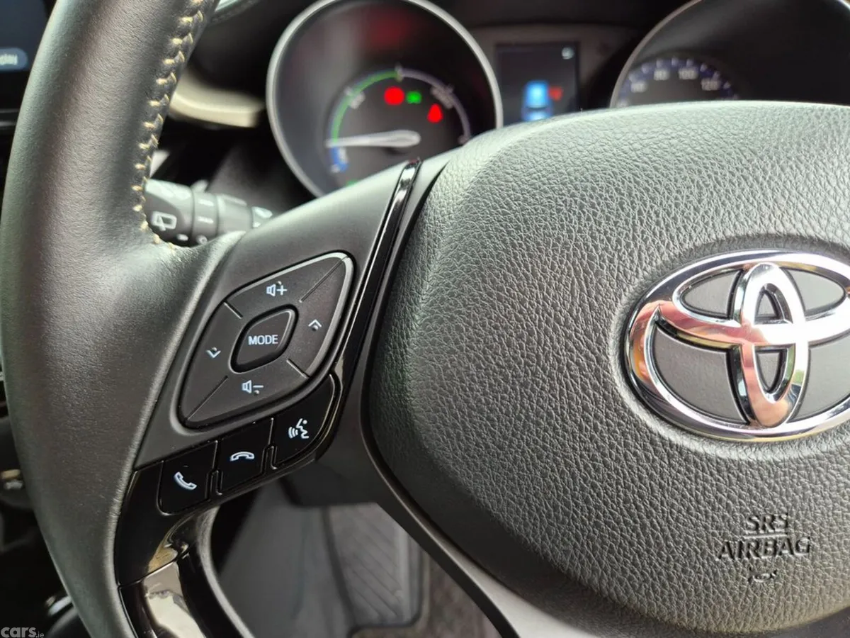 Toyota C-HR SUV, Petrol Hybrid, 2023, Black
