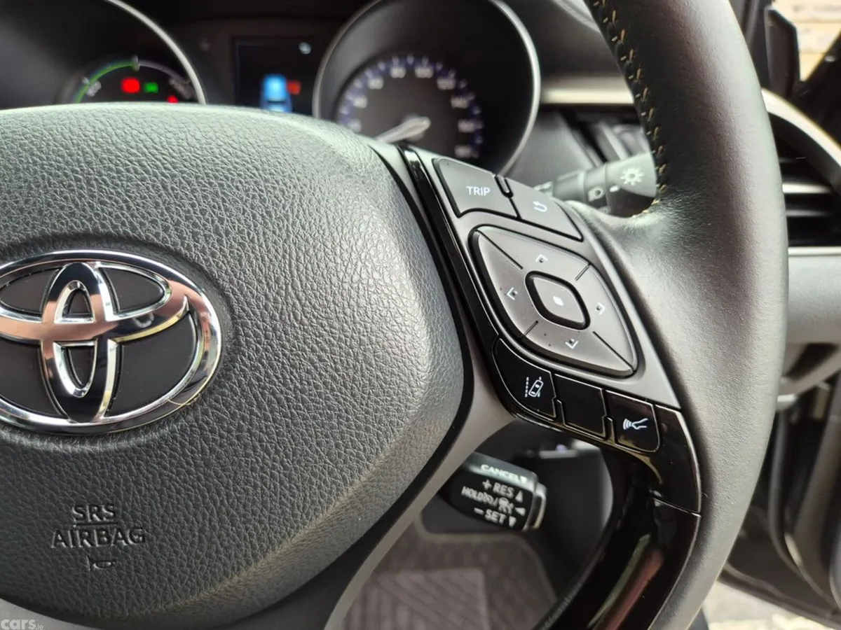 Toyota C-HR SUV, Petrol Hybrid, 2023, Black