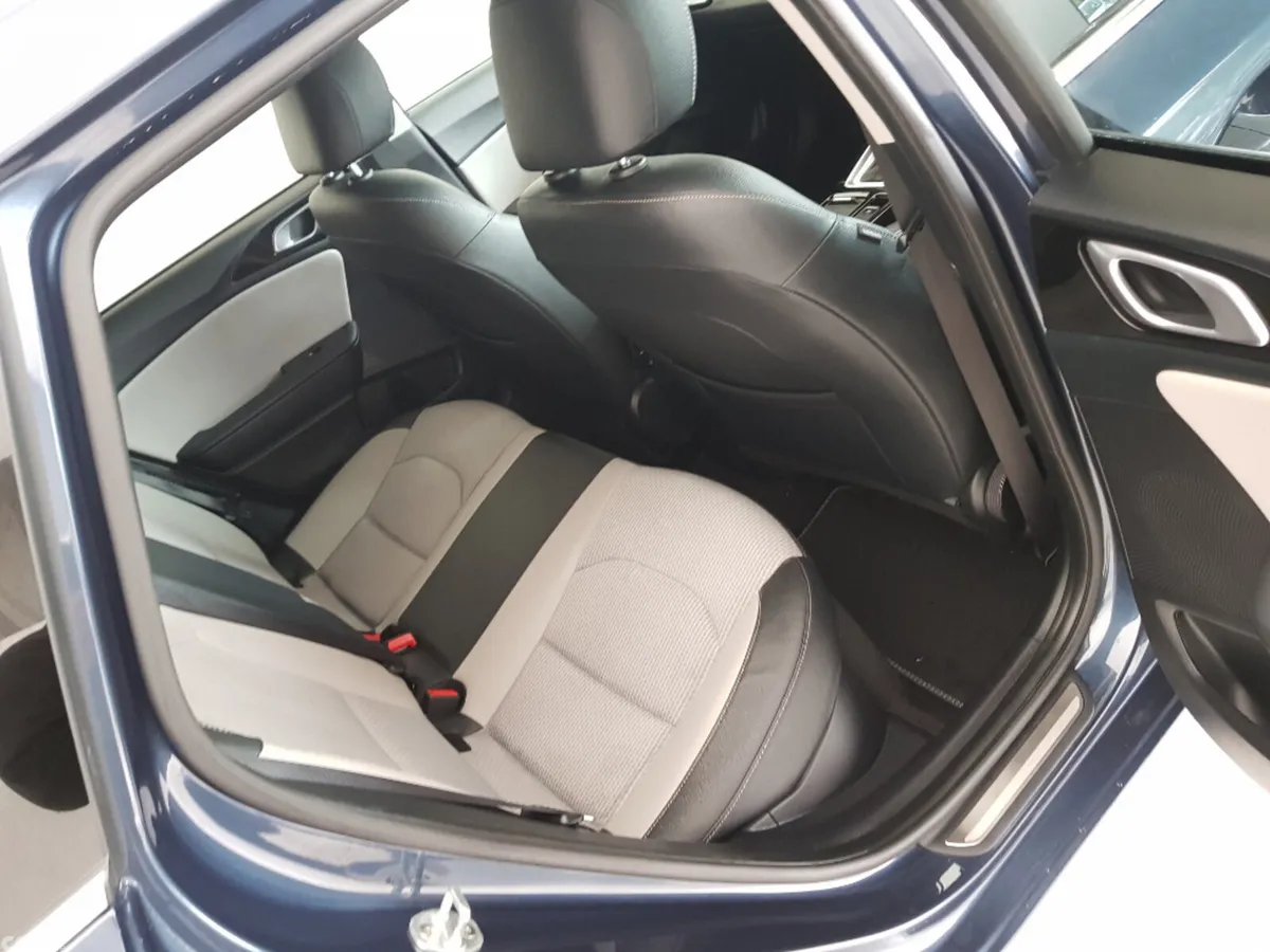 Kia Ceed Estate, Petrol Plug-in Hybrid, 2021, Blue