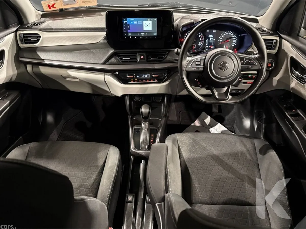 Suzuki Swift Hatchback, Petrol Hybrid, 2025, White