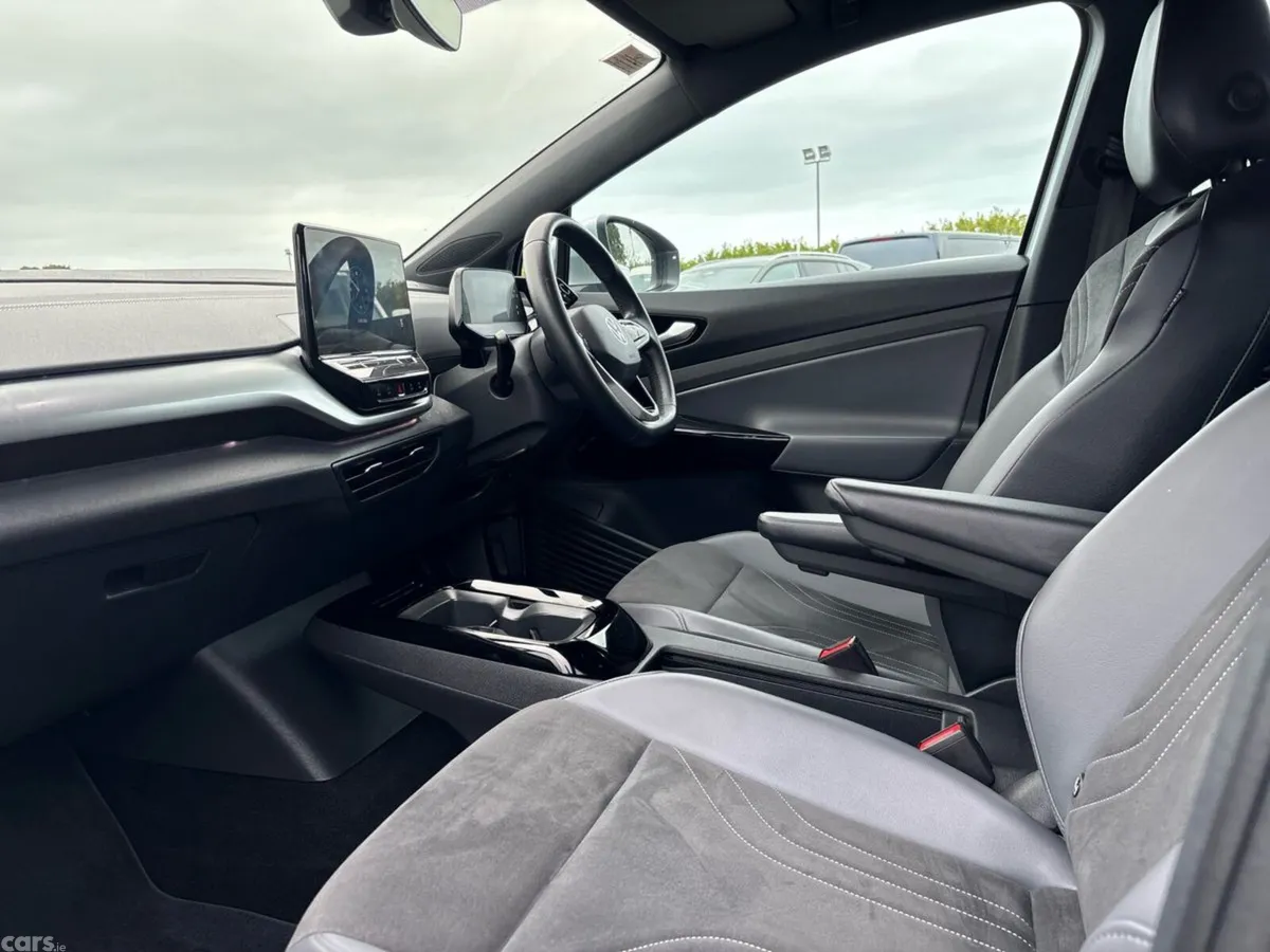 Volkswagen ID.4 SUV, Electric, 2024, Grey