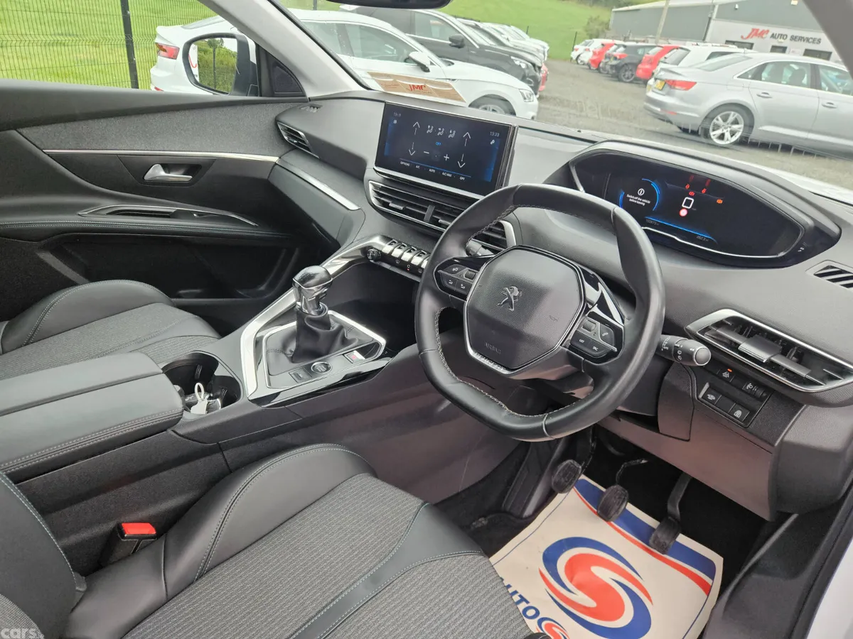 Peugeot 5008 SUV, Diesel, 2021, White
