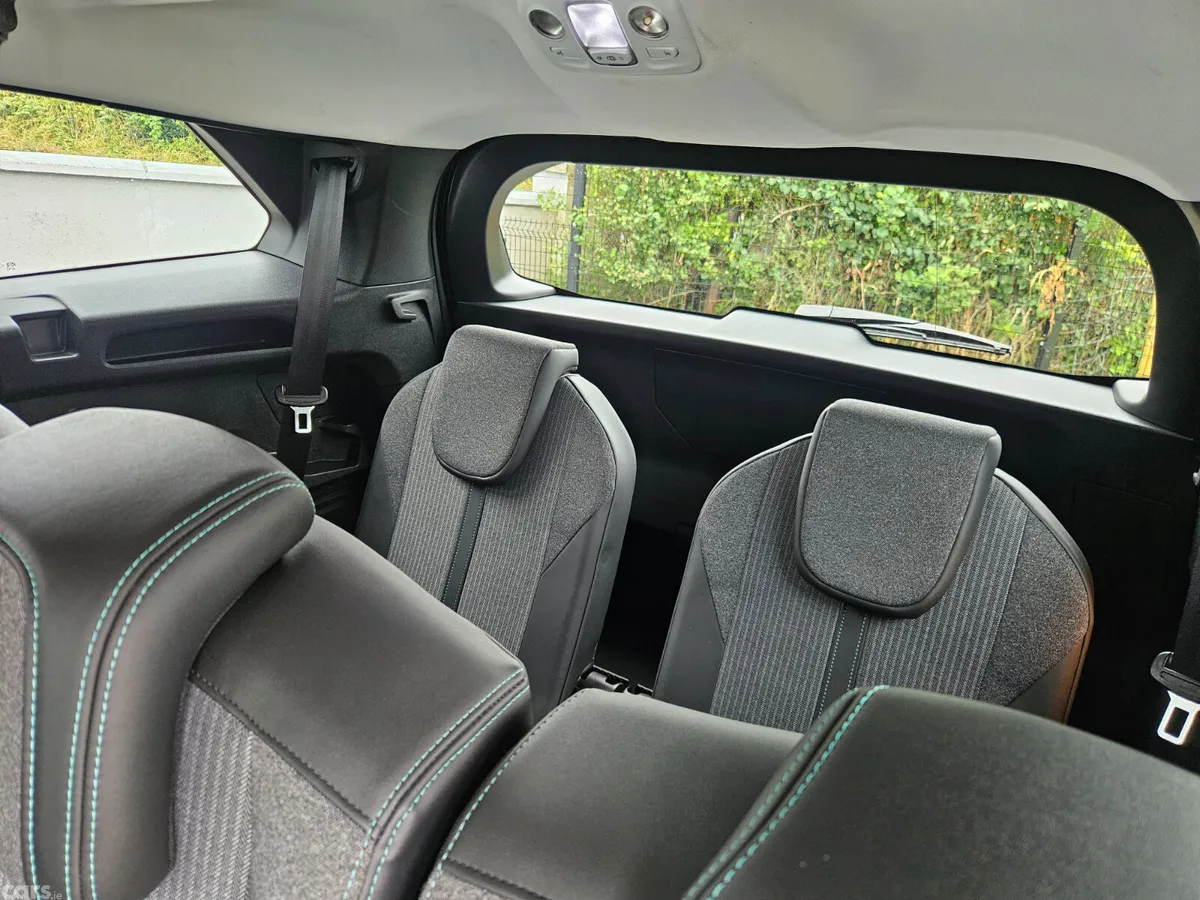Peugeot 5008 SUV, Diesel, 2021, White