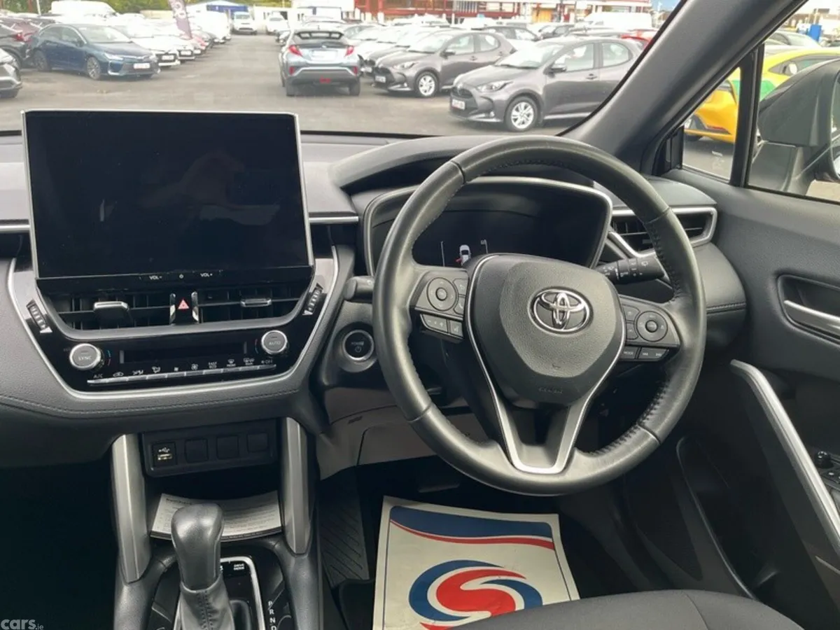 Toyota Corolla Cross Hatchback, Petrol Hybrid, 2024, Black