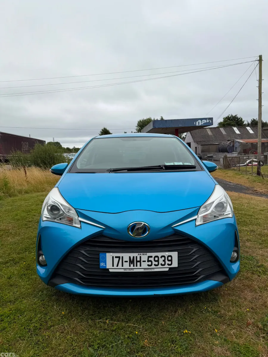 Toyota Vitz Hatchback, Petrol Hybrid, 2017, Blue