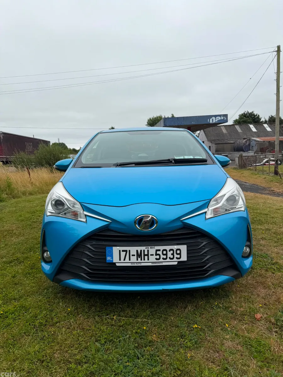 Toyota Vitz Hatchback, Petrol Hybrid, 2017, Blue