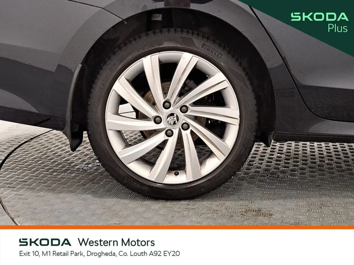 Skoda Octavia Saloon, Diesel, 2024, Black