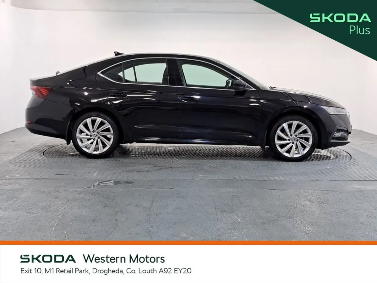 Skoda Octavia Saloon, Diesel, 2024, Black