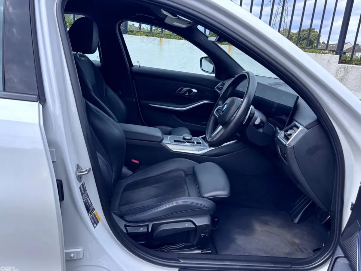 BMW 3-Series Saloon, Petrol Hybrid, 2024, White