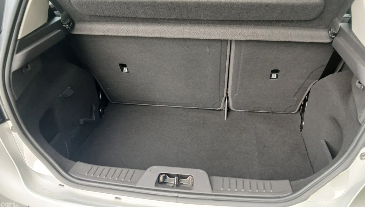 Ford Fiesta Hatchback, Petrol, 2016, Silver