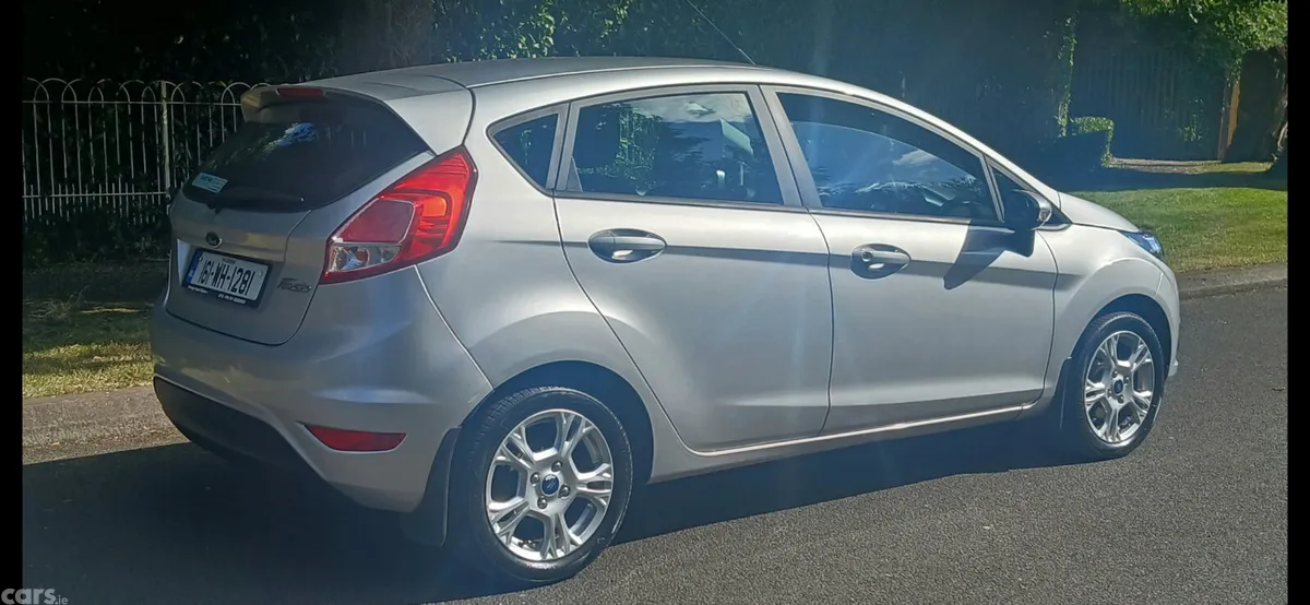 Ford Fiesta Hatchback, Petrol, 2016, Silver