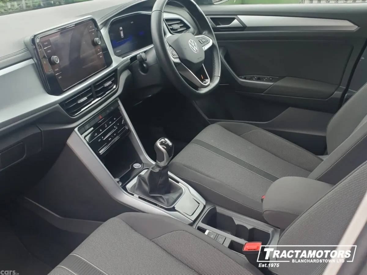 Volkswagen T-Roc SUV, Petrol, 2024, Blue