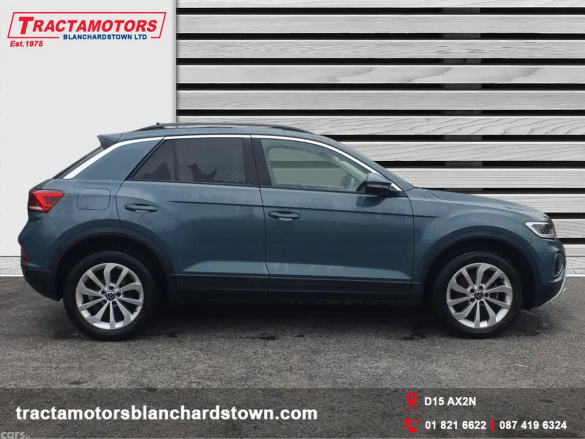 Volkswagen T-Roc SUV, Petrol, 2024, Blue