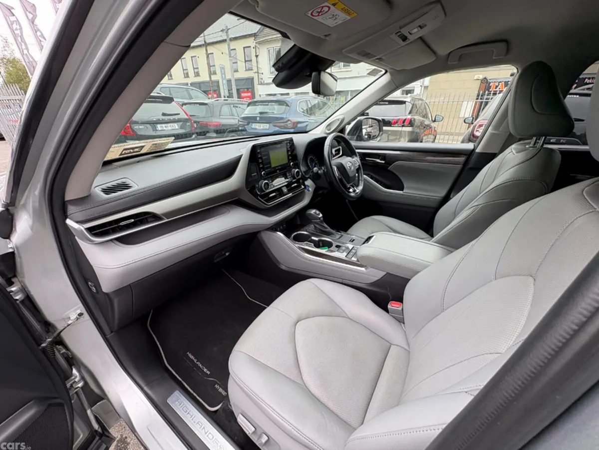 Toyota Highlander SUV, Petrol Hybrid, 2022, Grey
