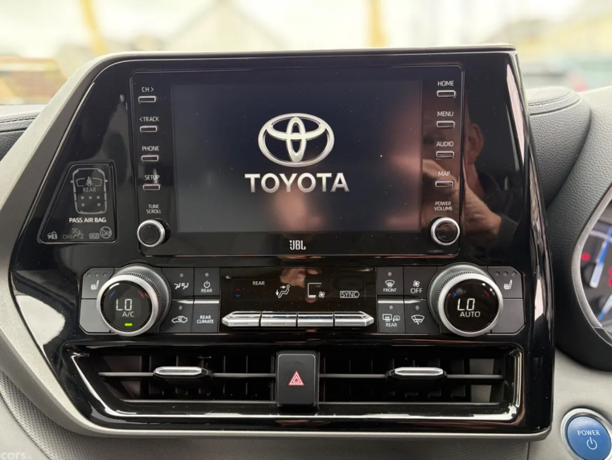 Toyota Highlander SUV, Petrol Hybrid, 2022, Grey